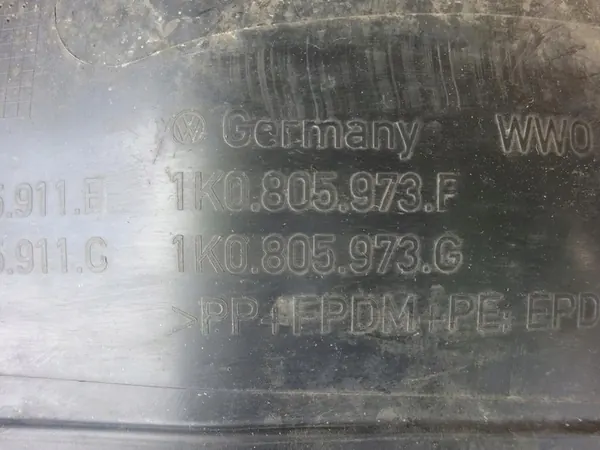 Left Front Wheel Arch Volkswagen Golf V image 4