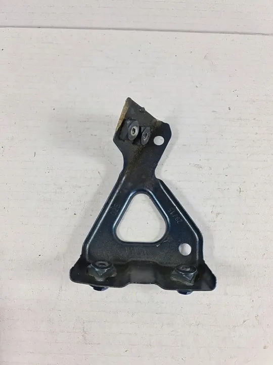 TIGUAN 5N Höger Stötdämparefäste 5N0821136 image 2