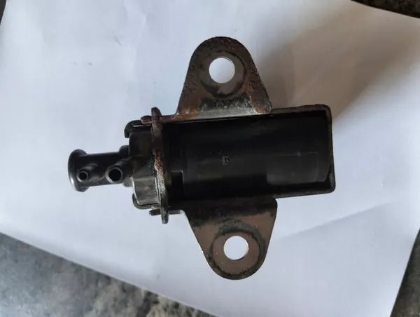 Válvula Turbo Toyota Previa Avensis 25819-27030 image 3