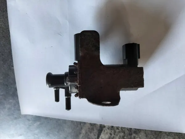 Válvula Turbo Toyota Previa Avensis 25819-27030 image 4