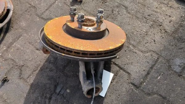 Mangueta delantera derecha VOLVO - Pieza OEM usada image 3