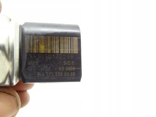 Sensor de combustible Mercedes W204 W203 A2711530328 image 3