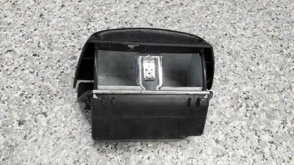 Mercedes achterasbak OEM popielniczka mercedes tyl 190 w201 image 3