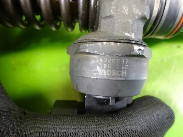 Audi Einspritzdüse OEM 038130073AJ für A3 8L 1.9 TDI image 3