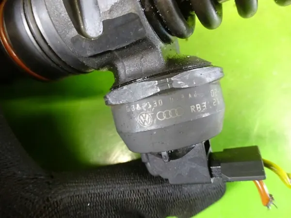 Audi Einspritzdüse OEM 038130073AJ für A3 8L 1.9 TDI image 5