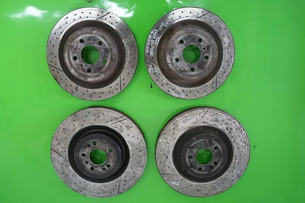 Remschijven Mercedes ML GL GLE W166 AMG A1664230512 image 2