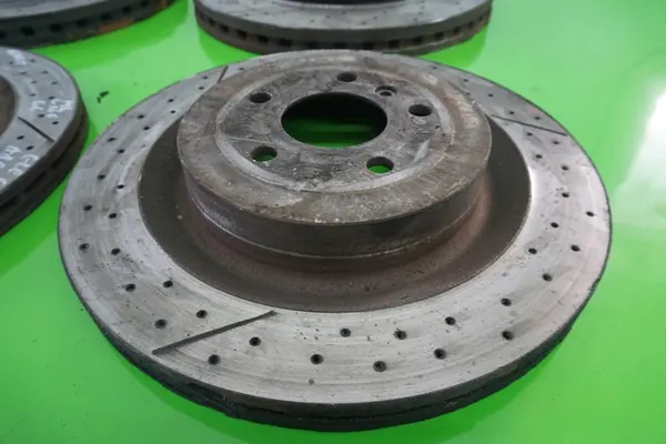 Remschijven Mercedes ML GL GLE W166 AMG A1664230512 image 5