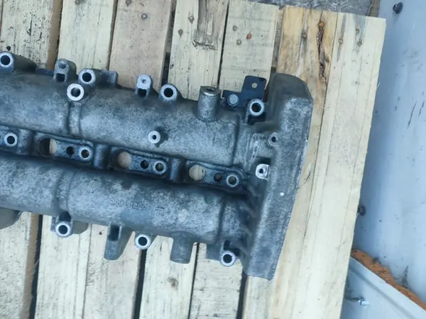 OEM 55581593 Tampa de válvulas com árvore de cames Opel image 3