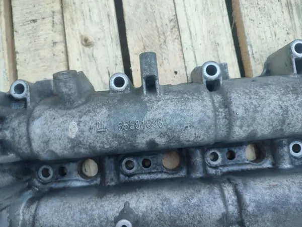 OEM 55581593 Tampa de válvulas com árvore de cames Opel image 6