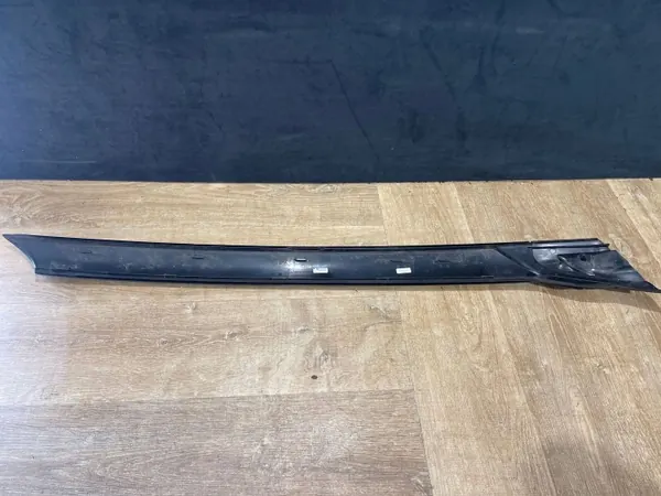 Junta de parabrisas Land Rover Discovery 5 OEM HY32025A52A image 3