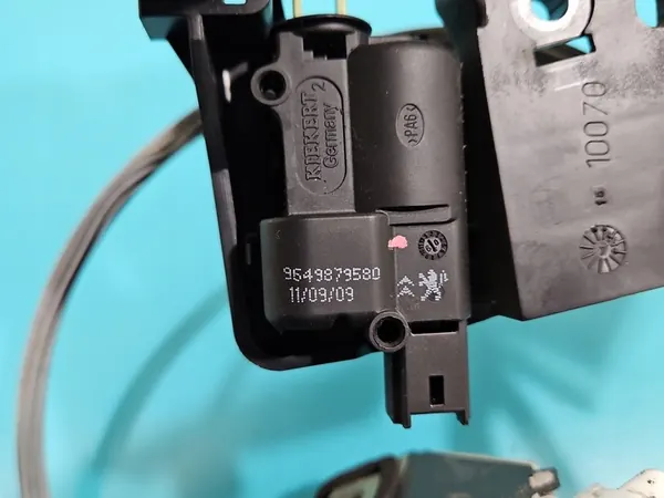 Vänster Främre Lås Peugeot 1007 image 8