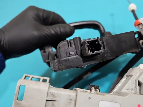 Vänster Främre Lås Peugeot 1007 image 9