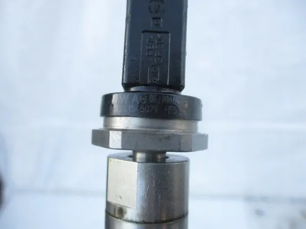 Rampa di carburante con iniettori Audi Skoda Seat 1.2 1.4 TSI TFSI image 6