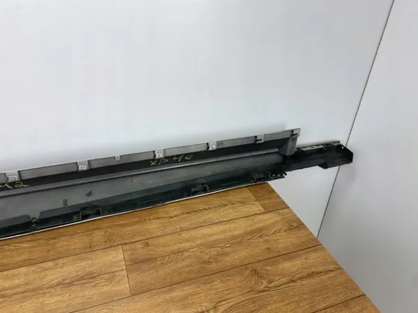 Protège-bas de seuil gauche OEM 2320481 Cadillac CTS III image 3