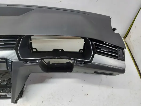 VWARTEONDESKAUK Salpicadero VW Arteon 3G8 2018 UK image 5
