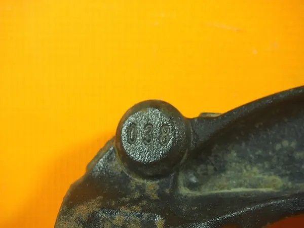 Audi A5 8T Oikea Jousituskiinnike OEM 8k0413038L image 7