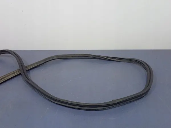 Joint de coffre OEM 24463832 pour Opel Astra III H HB image 3