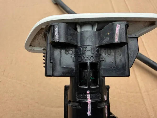 Koplampenreiniger Toyota Hilux 8 VIII 2015-19 Rechts OEM 85207-0K040 image 9