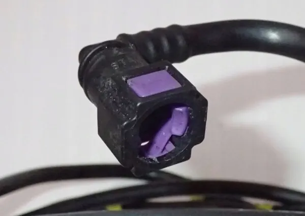 Begagnad Audi AdBlue-pumpslang OEM 4L0 131 987 H image 4