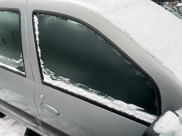 Dacia Logan I etu oikea oven lasi OEM AK-12-723405 image 2