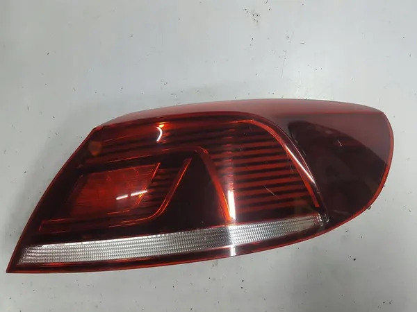 Luz trasera derecha VW Passat CC Lift 12-16r OEM 3C8945208T image 2