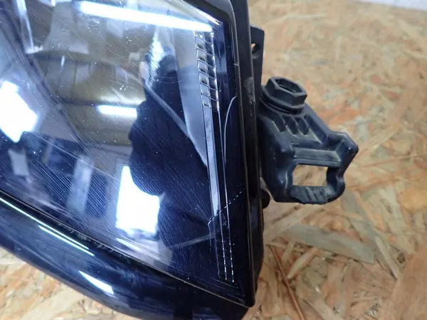 Farol direito Skoda Karoq 2017-2021 OEM 57B941016A image 4