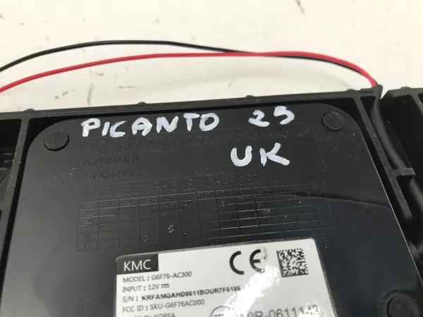 Kia G6F76-AC300 Wireless Charging Module - Used image 3