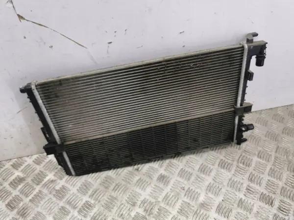 Renault Captur II 2022 Waterradiator OEM 21410F230A image 3
