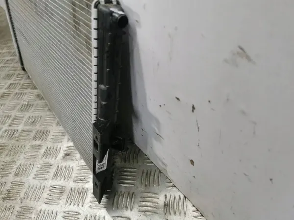 Renault Captur II 2022 Waterradiator OEM 21410F230A image 4