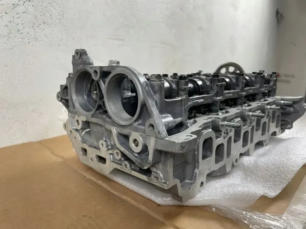 Cabeça do Motor Toyota com Eixos de Cames 2AD image 6
