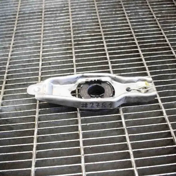 Fourche d'embrayage Skoda Karoq 2019 02J141703C image 1