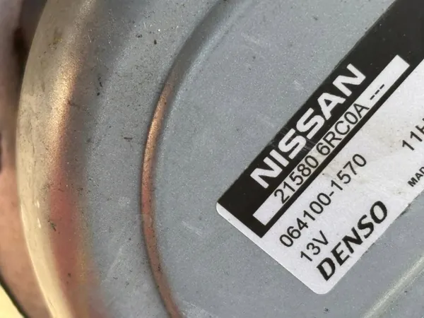 Nissan vattenpump OEM 215806RC0A - Begagnat skick image 3