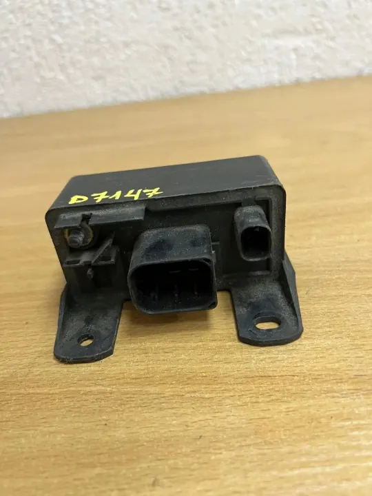 Relais Mercedes-Benz OEM D7147 pour Classe C W202 image 2