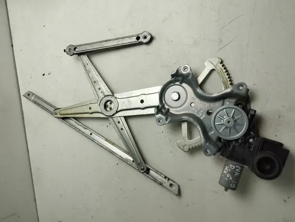 Lexus NX Handmatig raamregelaar voorportier OEM 8571078021 image 2