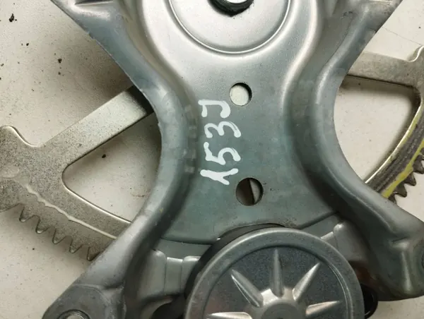 Lexus NX Handmatig raamregelaar voorportier OEM 8571078021 image 4
