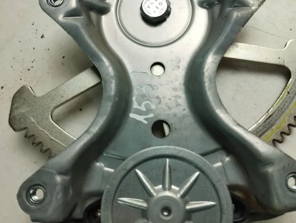 Lexus NX Handmatig raamregelaar voorportier OEM 8571078021 image 5