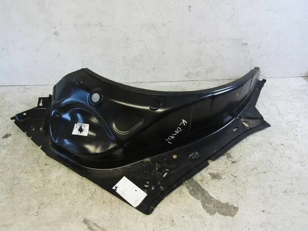 AUDI A6 C8 Front Left Wheel Arch OEM 4K0821171M image 2