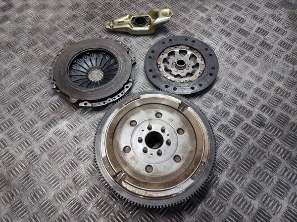 Conjunto de Embreagem Audi A4 2.0 Gasolina 2004 Sedan 058105266H image 7