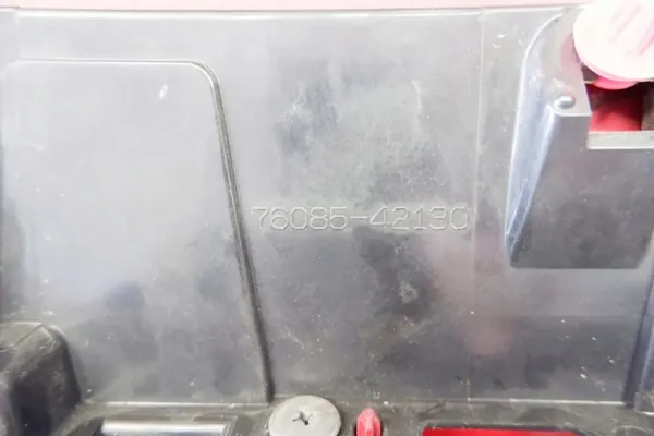 OEM 76085-42130 Bakluckespoiler för Toyota RAV4 image 7
