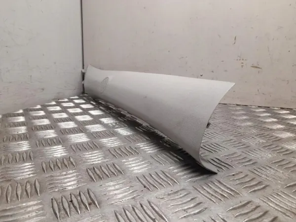 Cobertura pilar A Hyundai Kona II OEM 85820BE000 Direita image 3