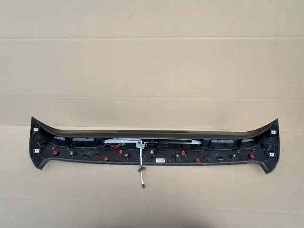 OEM 760827933D AS Takaspoileri VW Touareg III:lle image 10