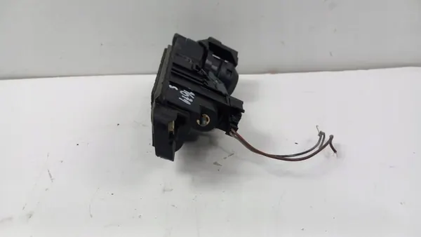 Microswitch Mercedes Classe E W211 Porta-Malas A2037500693 image 3