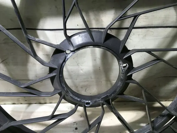 Mercedes-Benz ML W163 2003 fläktkåpa 5.0 image 2