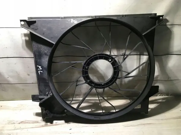 Mercedes-Benz ML W163 2003 fläktkåpa 5.0 image 3