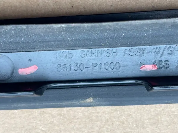 Junta Para-brisas KIA SPORTAGE V OEM 86140-P1000/86130-P1000 image 6