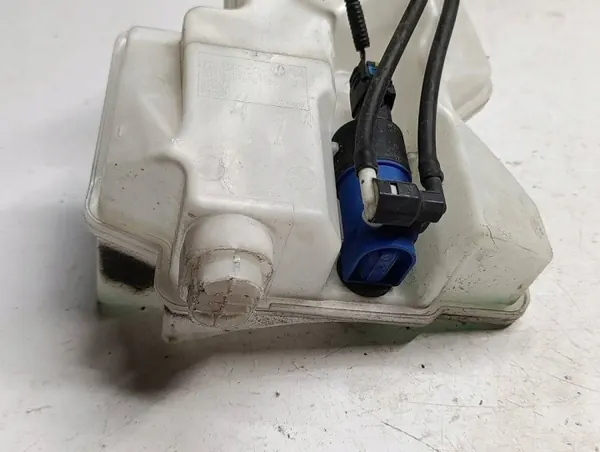 Scheibenwaschbehälter OEM 289104250R für Renault Captur image 6