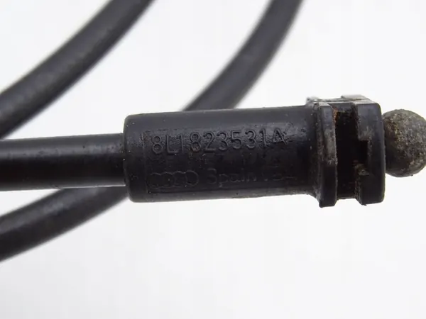 Audi A3 Hood Release Cable 8L 8L1823531A / 1H1823533 image 2