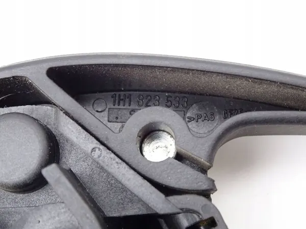 Audi A3 Hood Release Cable 8L 8L1823531A / 1H1823533 image 3