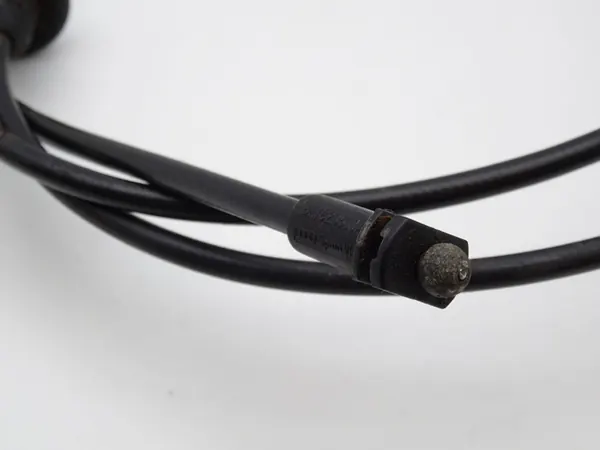 Audi A3 Hood Release Cable 8L 8L1823531A / 1H1823533 image 7