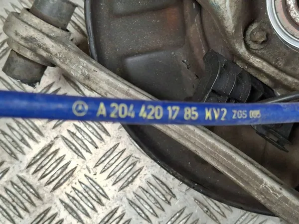 MERCEDES CLS W218 Copertura mozzo anteriore sinistro A2044211120 image 8